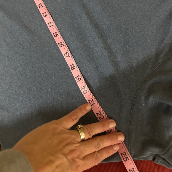 Great condition pre-worn Banana Republic Slate Polo Shirt size L. Luxury touch. - Picture 8 of 11